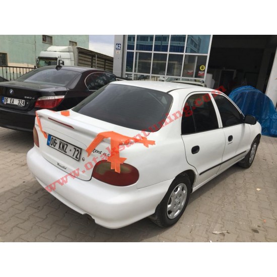 Hyundai Accent Yumurta kasa ışıklı bagaj spoyleri Hyundai Accent Yumurta kasa ışıklı bagaj spoyleri